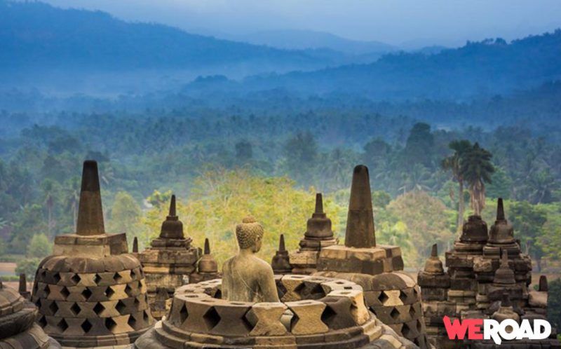 Ensemble du temple de Borobudur dans le centre de Java, Indonésie