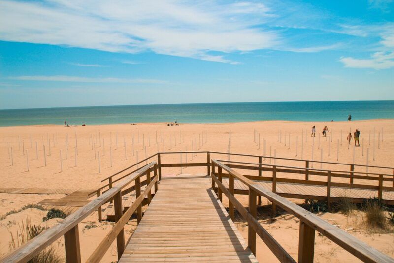 Surf, plongée et farniente : découvre les 13 plus belles plages du Portugal