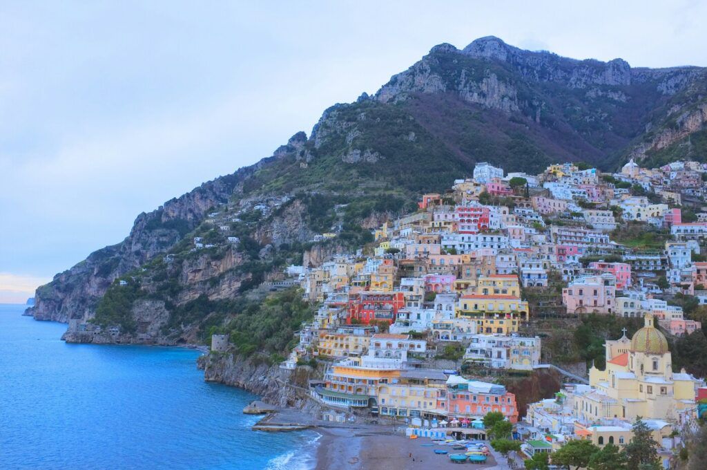 Positano, un village pittoresque sur la côte amalfitaine en Italie