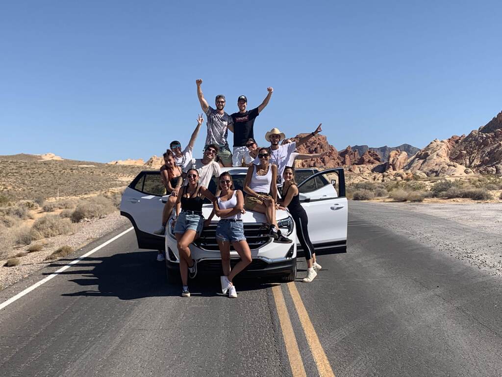 Un groupe de jeunes voyageurs Weroad