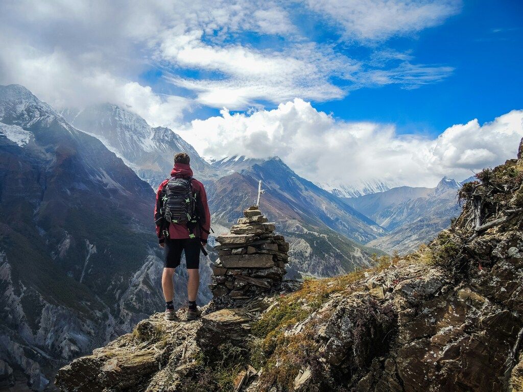 Trek Népal : les plus beaux itinéraires pour une aventure inoubliable dans l’Himalaya