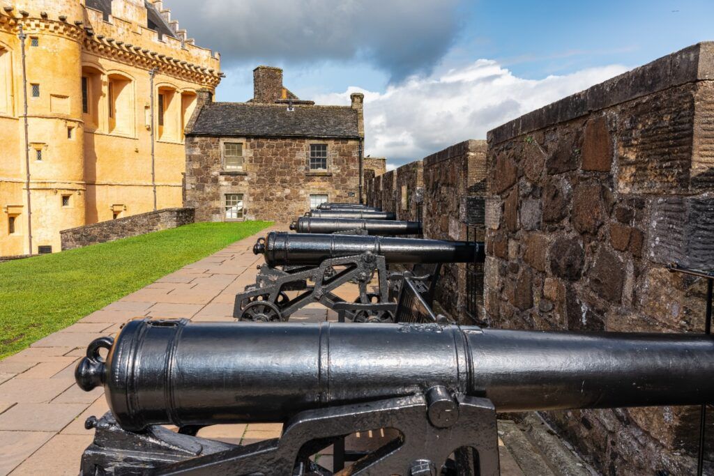 Canons alignés sur les remparts du Château de Stirling