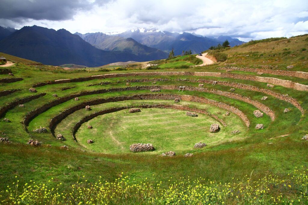 Les impressionnantes terrasses circulaires de Moray en Pérou, un ancien laboratoire agricole inca.