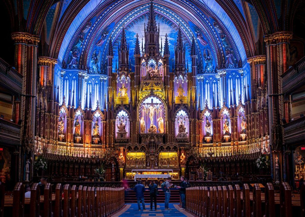 Intérieur de la basilique Notre-Dame dans le Vieux-Montréal